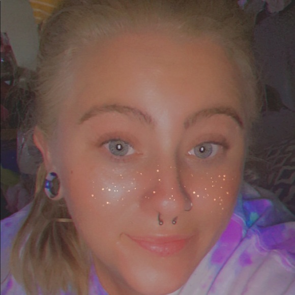 Meet your Posher, Michelle - Picture 1 of 1